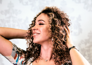 5 Mitos e Verdades sobre Cabelos Cacheados